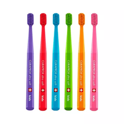 Curaprox Kids зубная щетка детская мягкой жесткости 1 шт