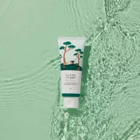 Round Lab Pine Calming Cica Cleanser успокаивающая очищающая пенка для лица 150 мл 1 шт
